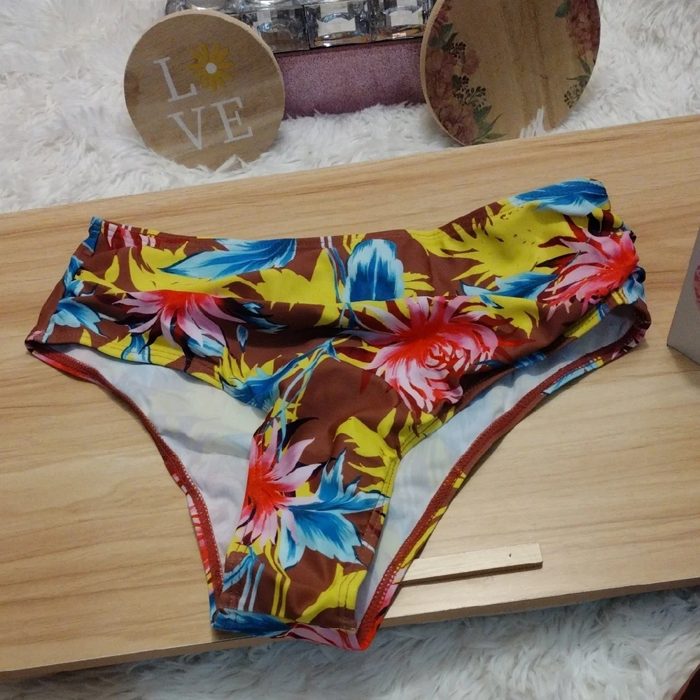 Floral Cheeky High-Waisted Bikini Bottom Small 🆕